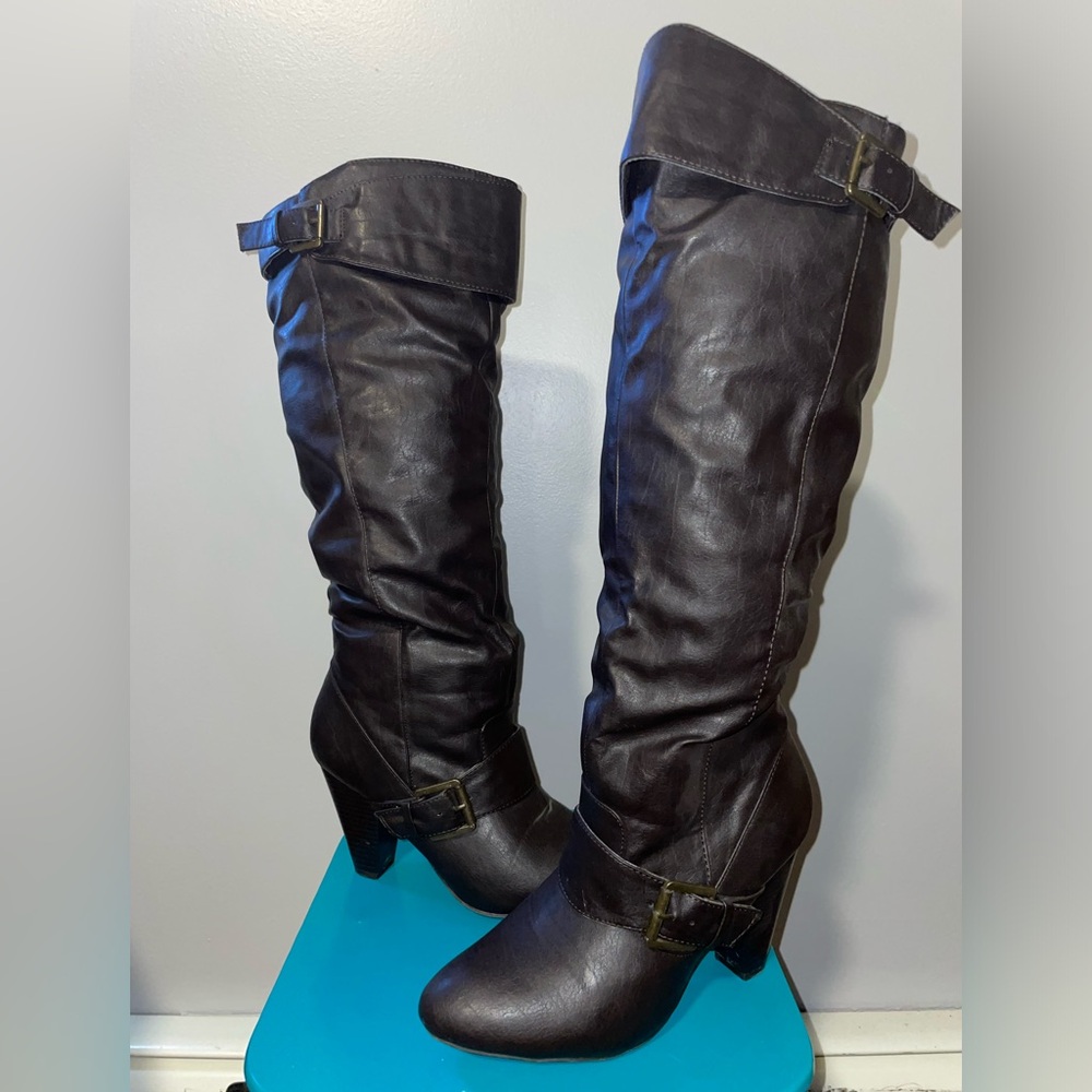 👢Elegant Brown Knee-High Boots